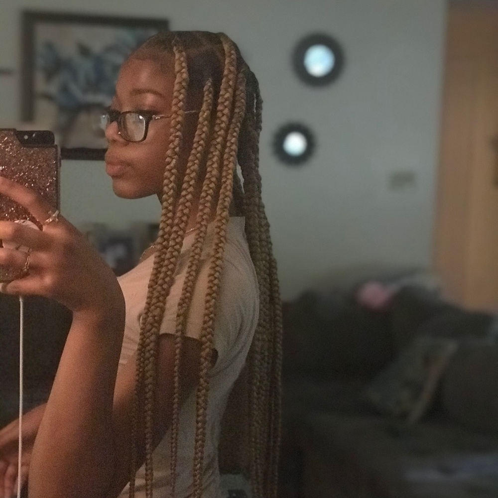 Meet your Posher, Samyra